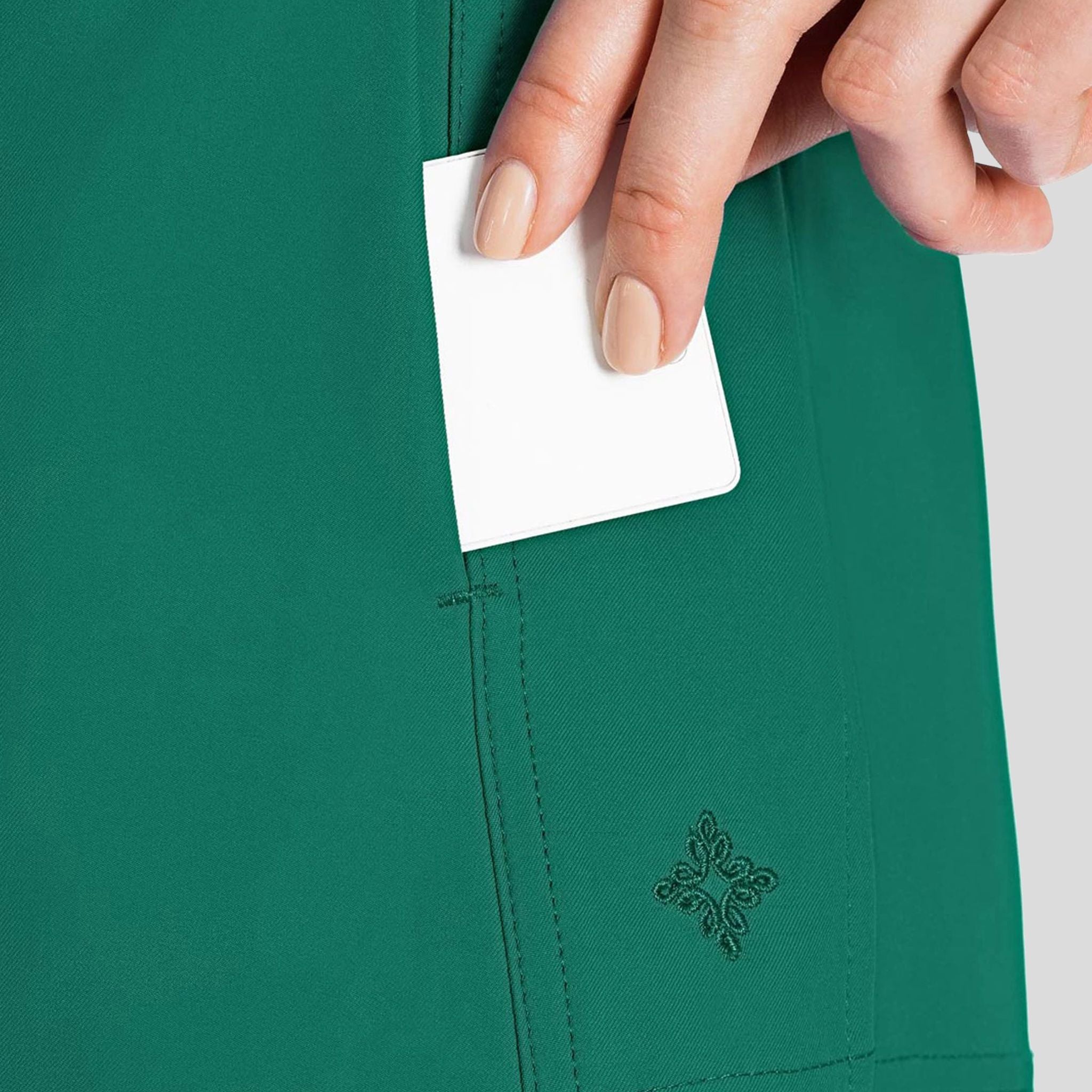 MedCouture_Insight_MC2468_HUNTER_DETAIL